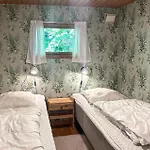 펜션 Amazing In Aakirkeby With Wifi Åkirkeby