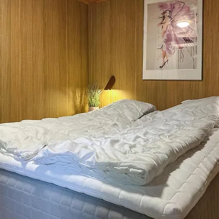 Amazing In Aakirkeby With Wifi * Boderne