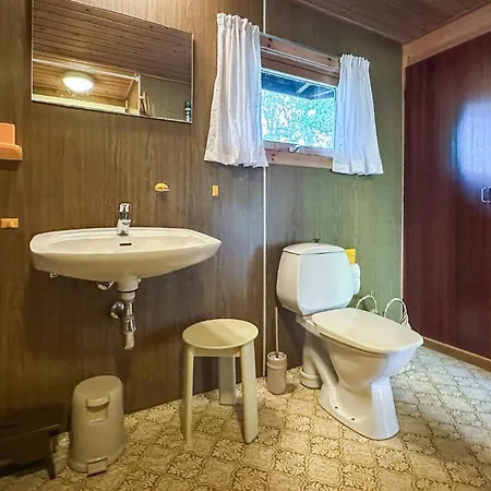 Amazing In Aakirkeby With Wifi * Boderne